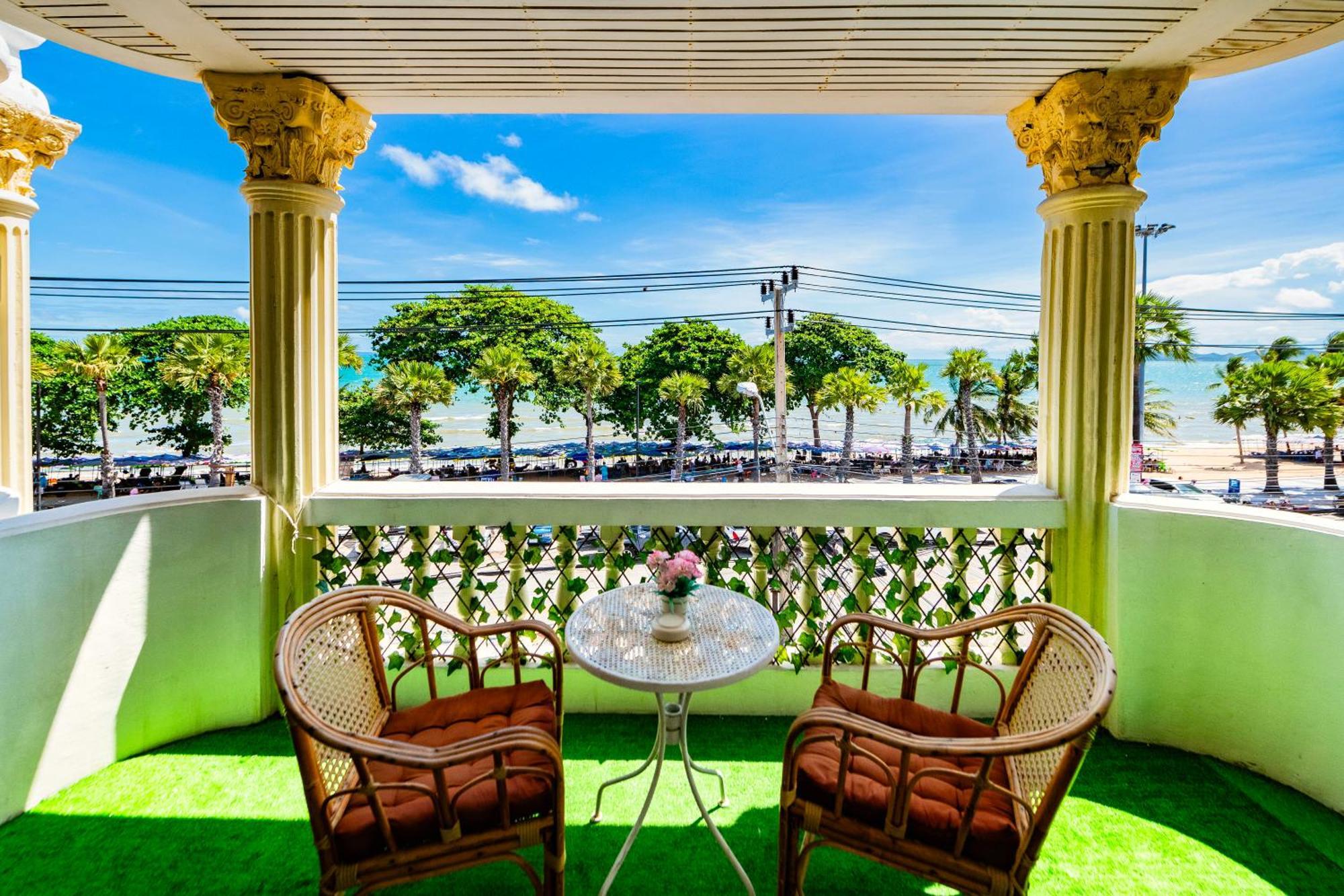 Happy Vikings - Beachfront جومتين بيتش الغرفة الصورة