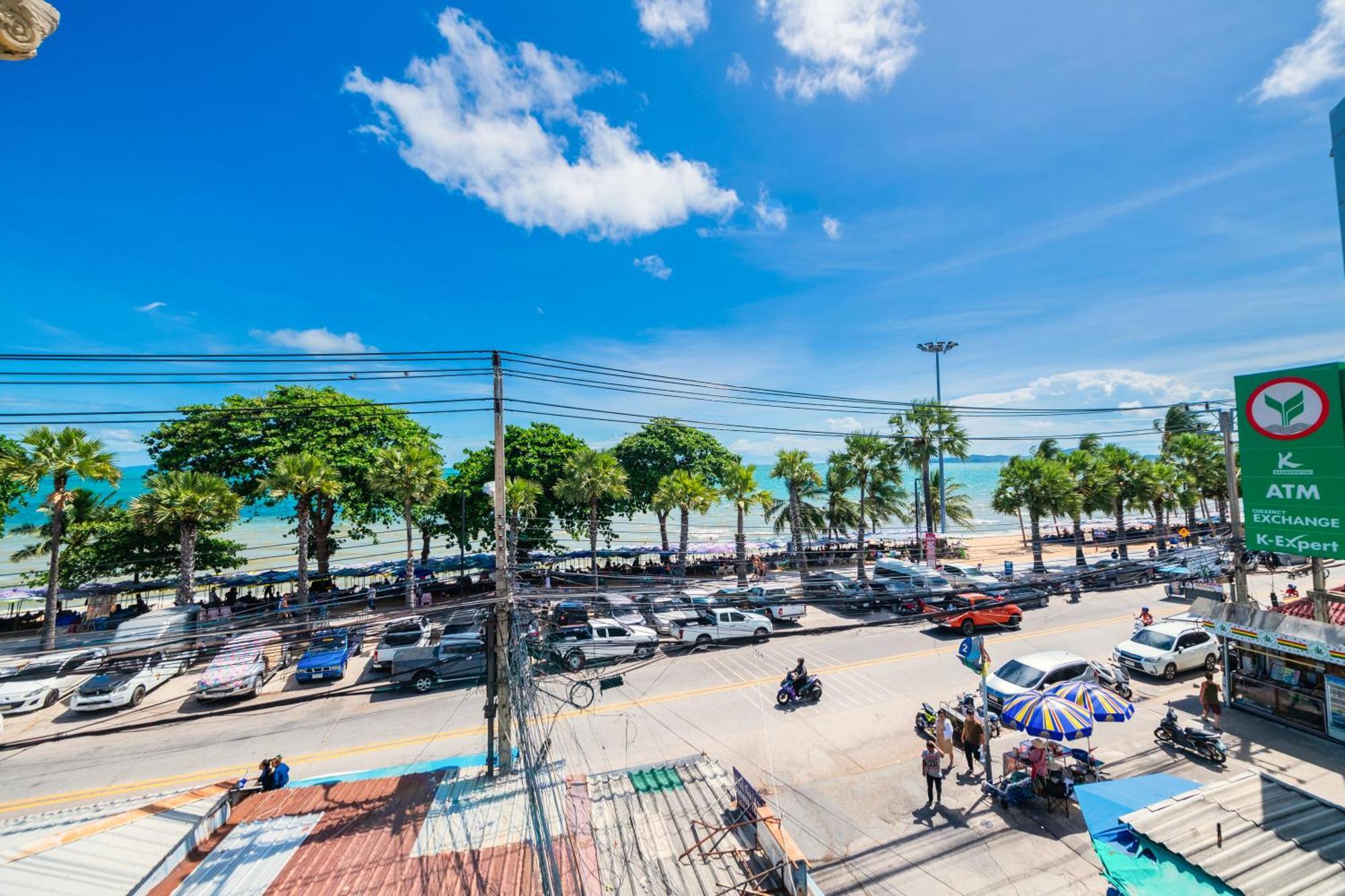 Happy Vikings - Beachfront جومتين بيتش الغرفة الصورة