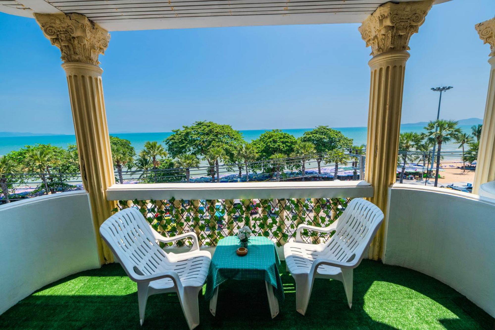 Happy Vikings - Beachfront جومتين بيتش الغرفة الصورة