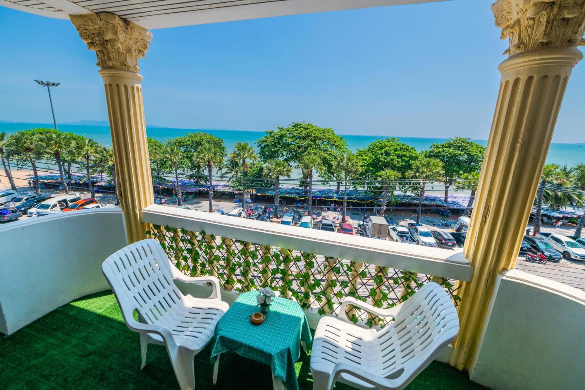 Happy Vikings - Beachfront جومتين بيتش الغرفة الصورة